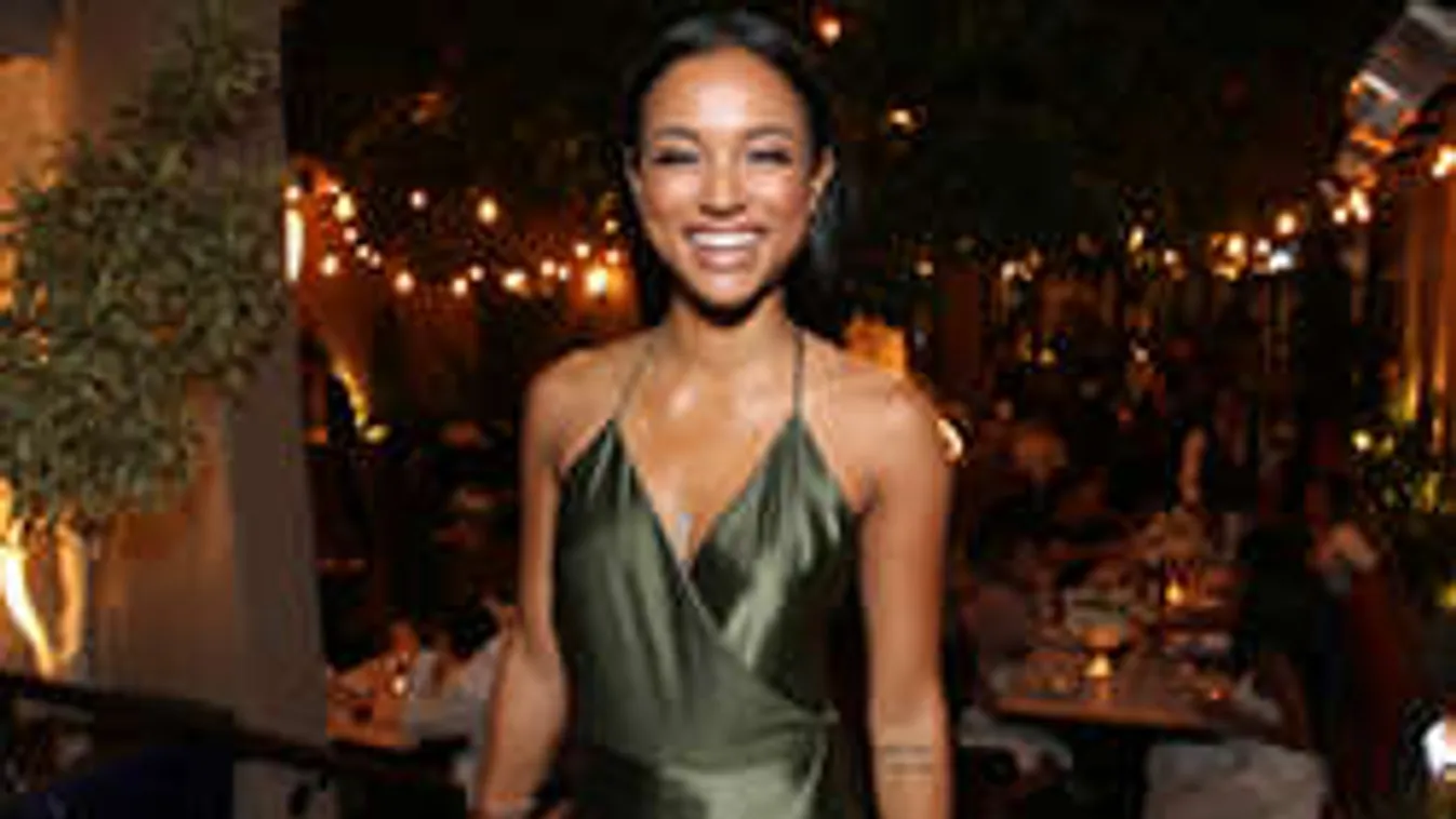 Sztárfocistát választott az istentelen fenekű szépség