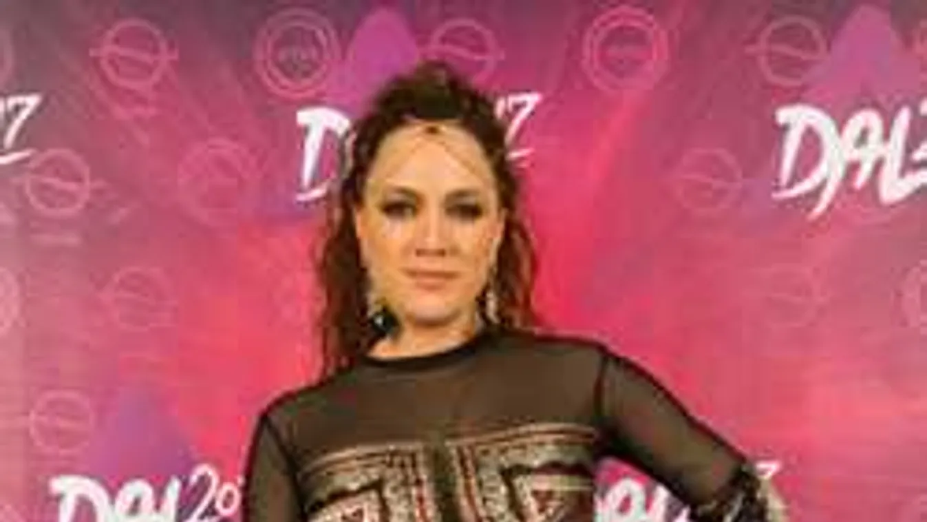 Megdöbbentő fotó, így néz ki smink nélkül Tóth Gabi