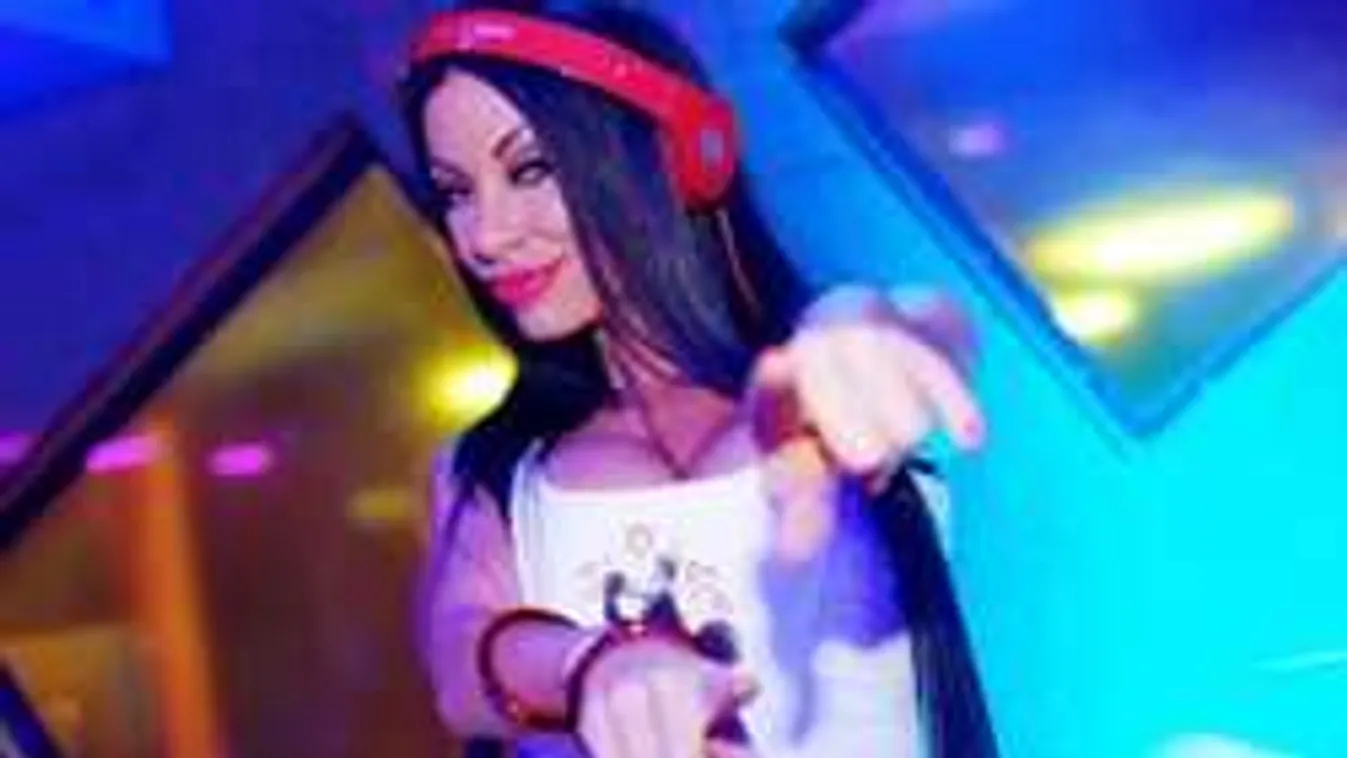 Tőlük tuti beindulsz! Õk a legdögösebb magyar dekoltázs DJ-k!
