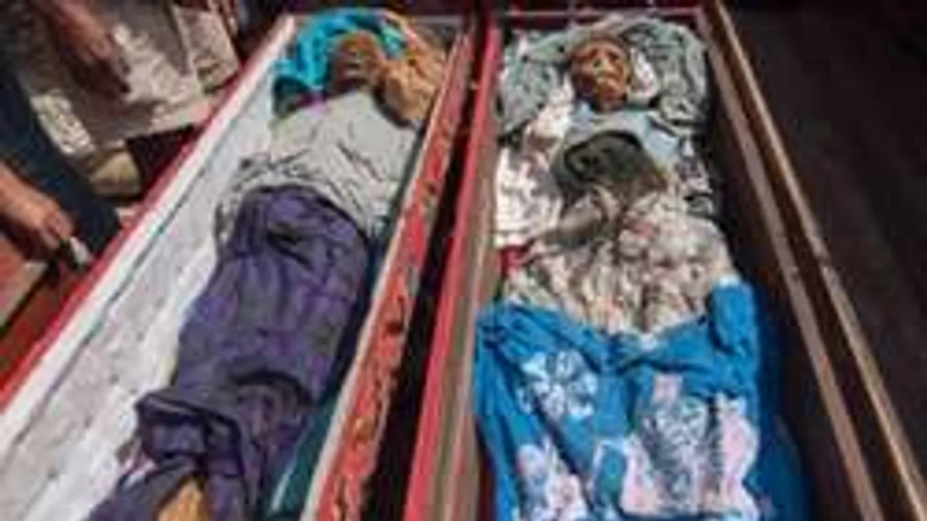 Morbid rituálé: ünneplőbe öltöztetik kiásott halottjaikat!
