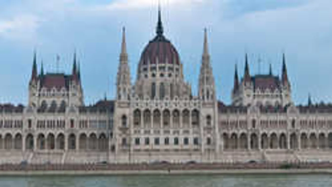 Lövetni és verekedni akartak jobbikosok a Parlamentben