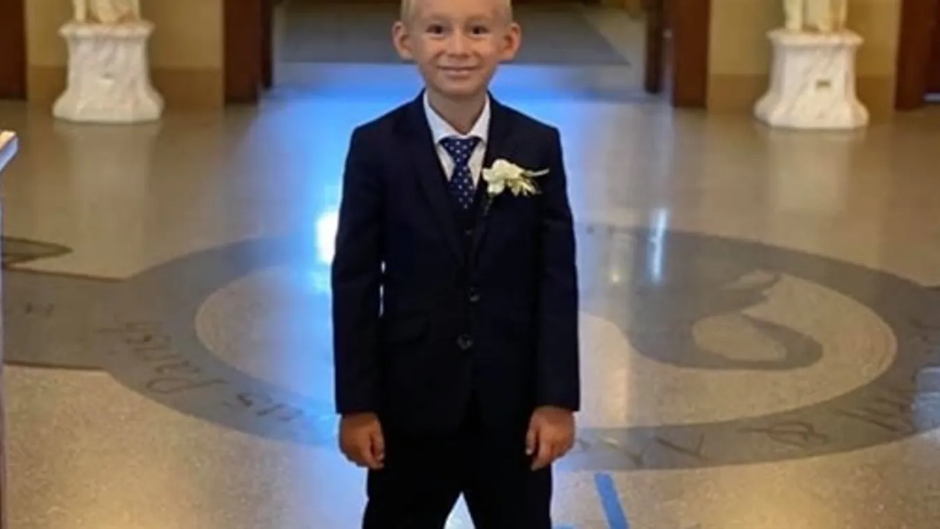 Szívszaggató tragédia: döbbenetes baleset érte az 5 éves fiút az esküvőn, belehalt a sérüléseibe