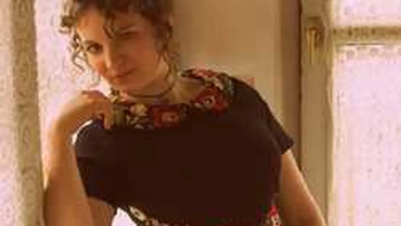 Tarol a magyar minta: újra ez a hímzés a legmenőbb divat