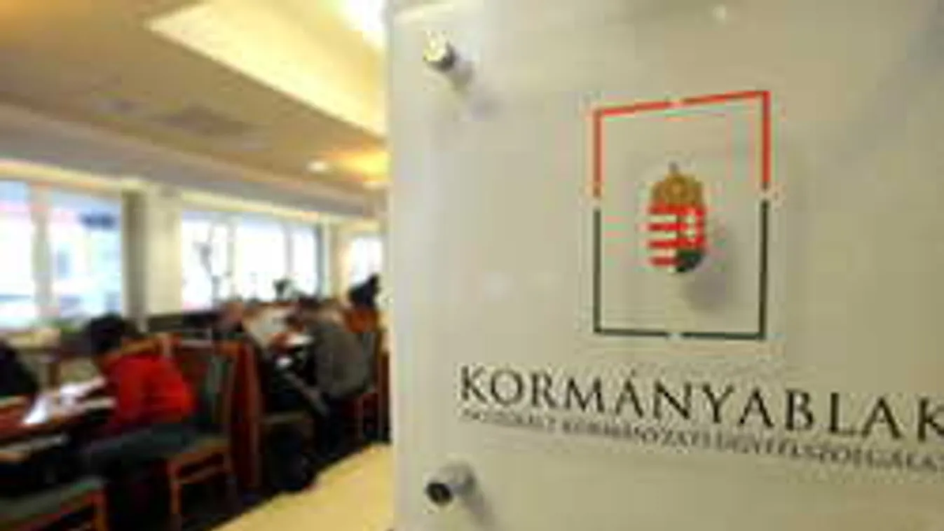 Botrány a budapesti okmányirodában: hamis személyikkel sefteltek
