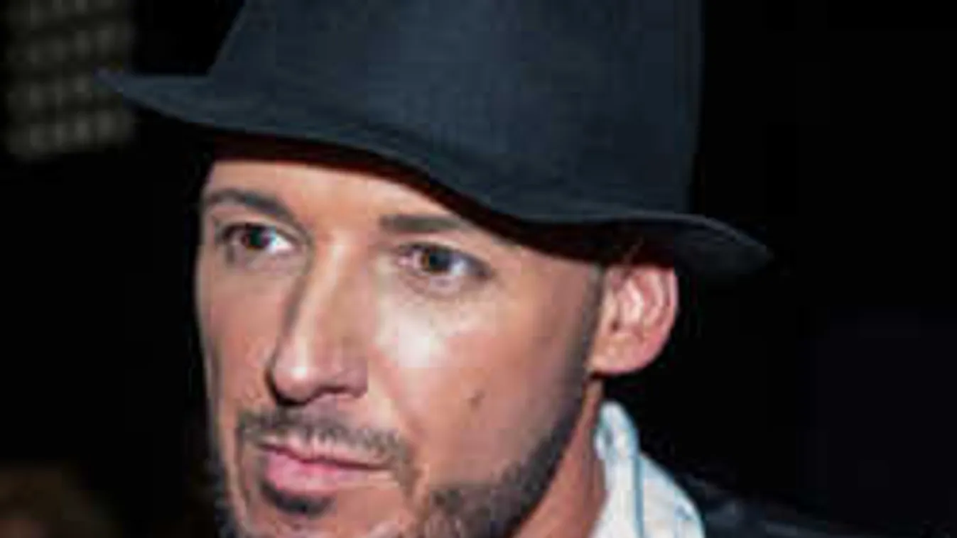 Elege lett Jollynak, durván megfenyegette a fanatikus rajongóját