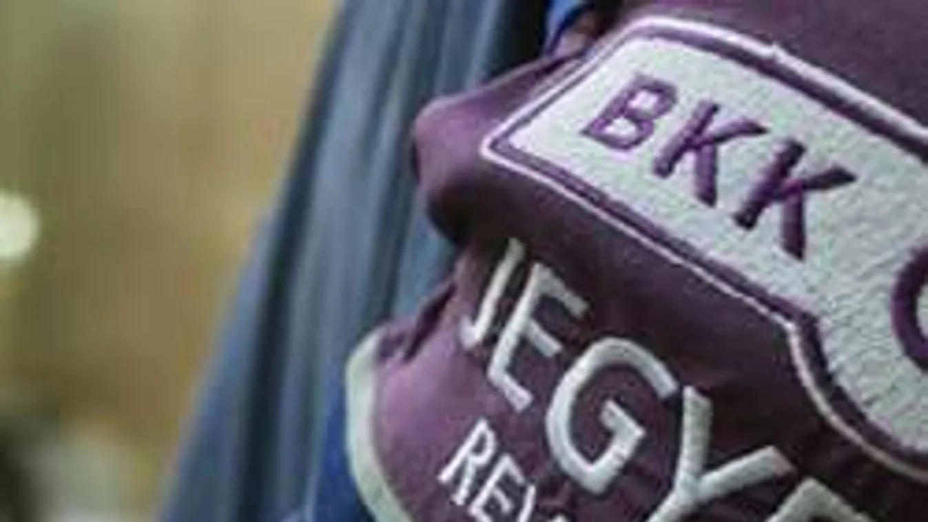 Közel fél órán át tartotta fogva utasait a temetőnél a BKV sofőrje