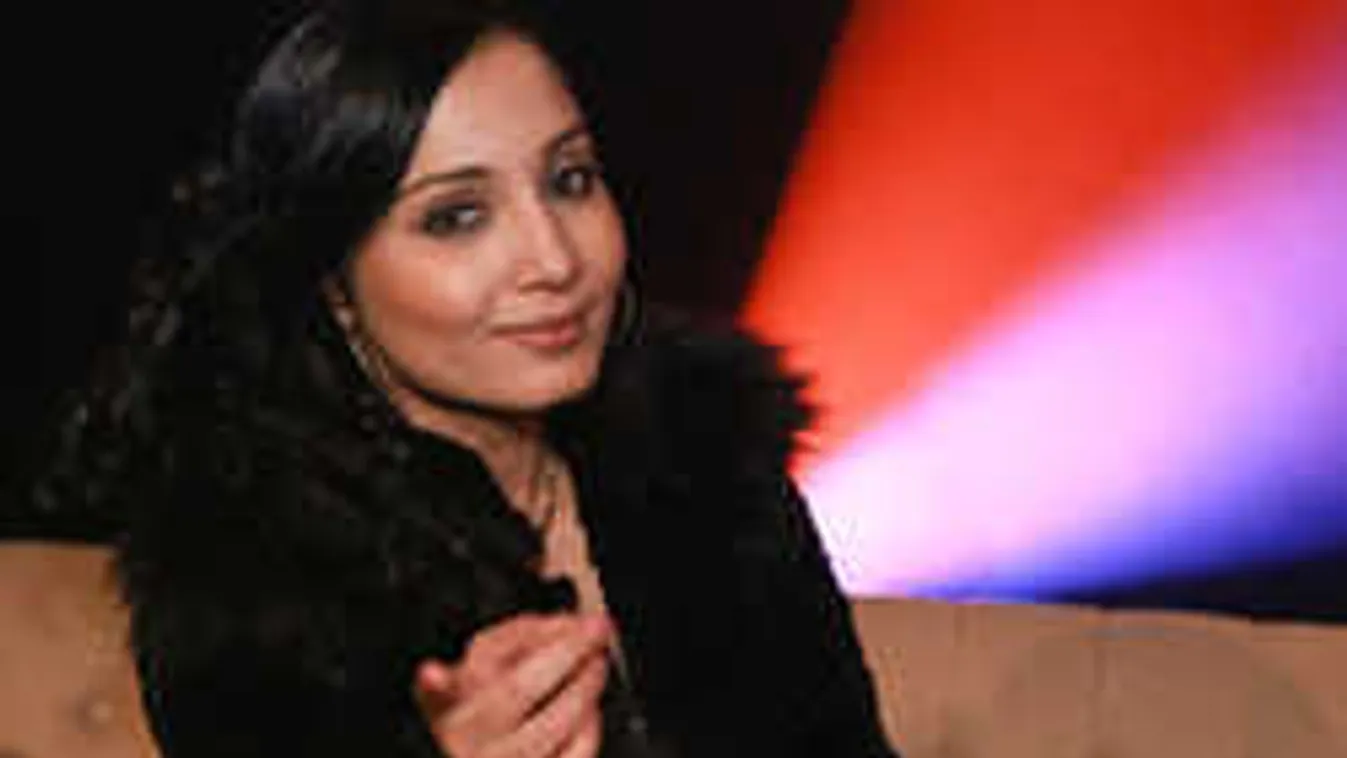 Aljas támadás, szeme láttára rabolták ki Nótár Maryt