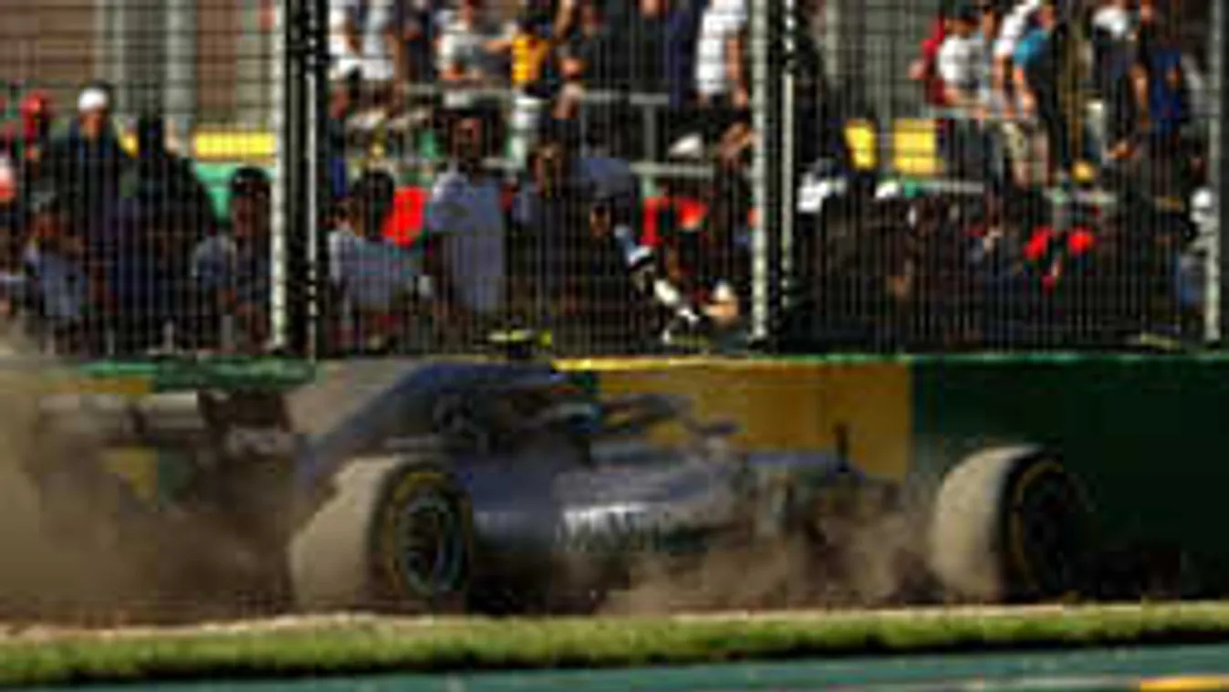 Durva, a korlátnak csapódott a Forma-1 sztárja az időmérőn - videó