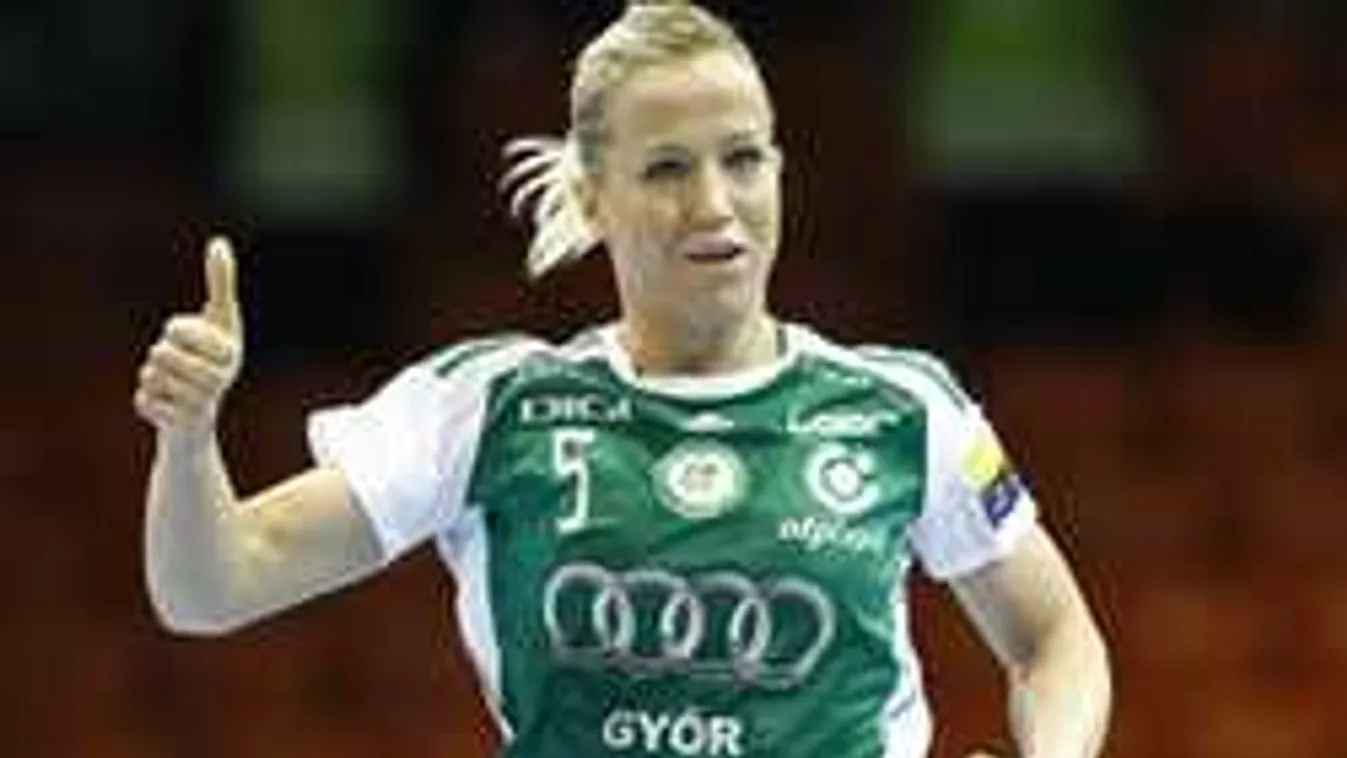 Exkluzív fotó a magyar csapat terhes sztárjáról