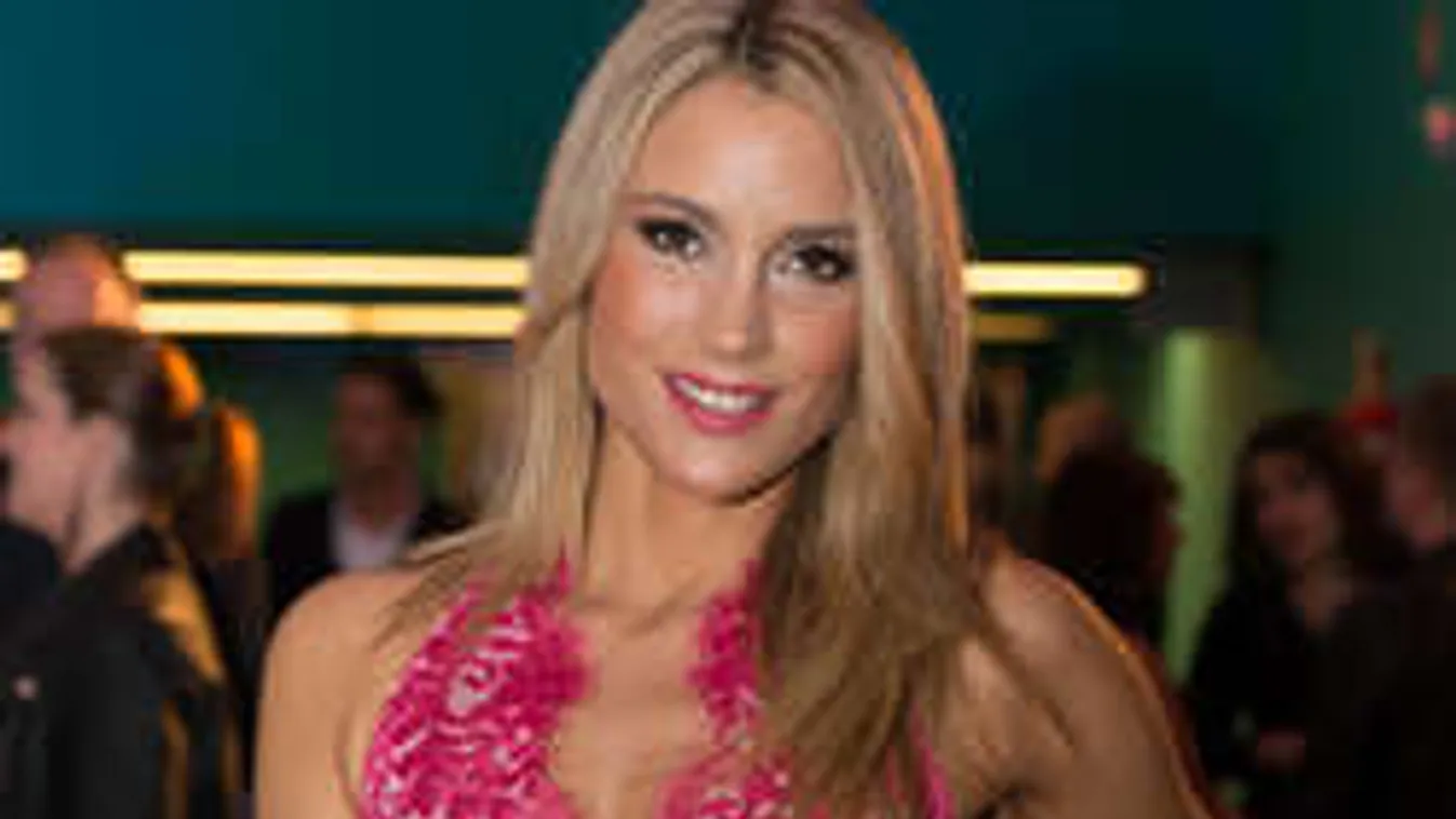 Sírógörcsök gyötrik a várandós magyar sztárt