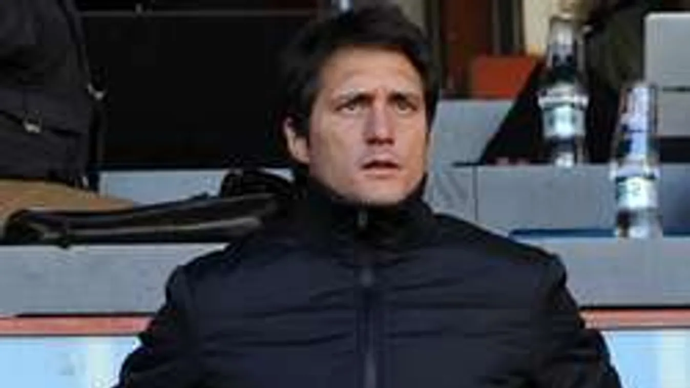 Meccs nélkül rúgták ki a magyar csatár főnökét