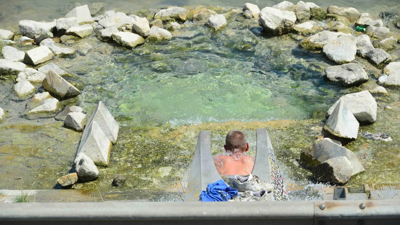 A legjobb helyekre költöztek be a hajléktalanok Budán – Fotók