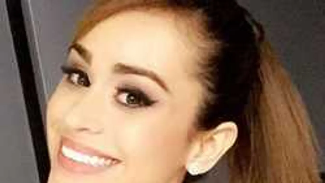 Aprócska tangában mutatta meg fenekét a világ legszexibb időjósa