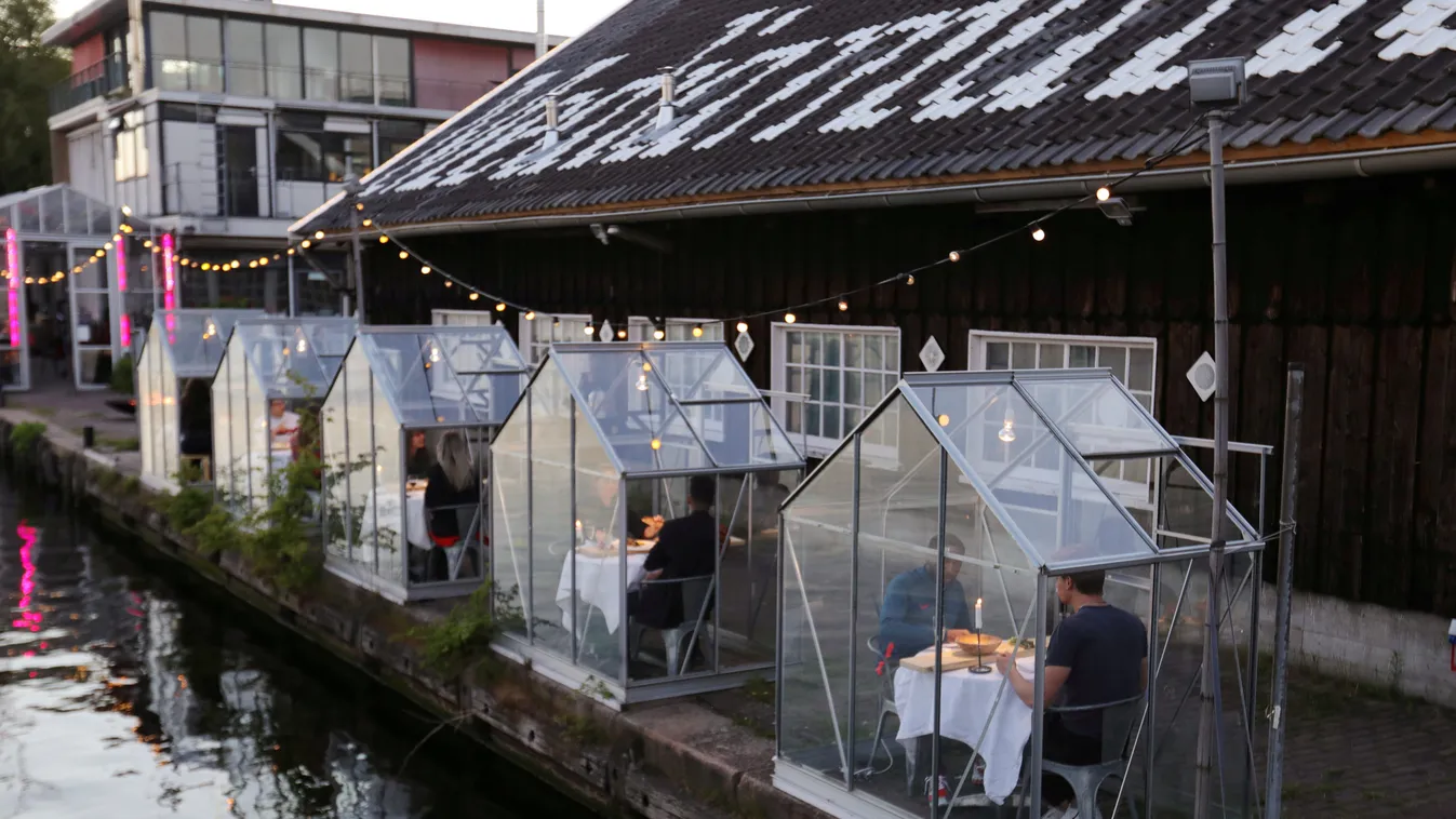 "Quarantine greenhouses" are being tested in which guests can dine at a restaurant in Amsterdam