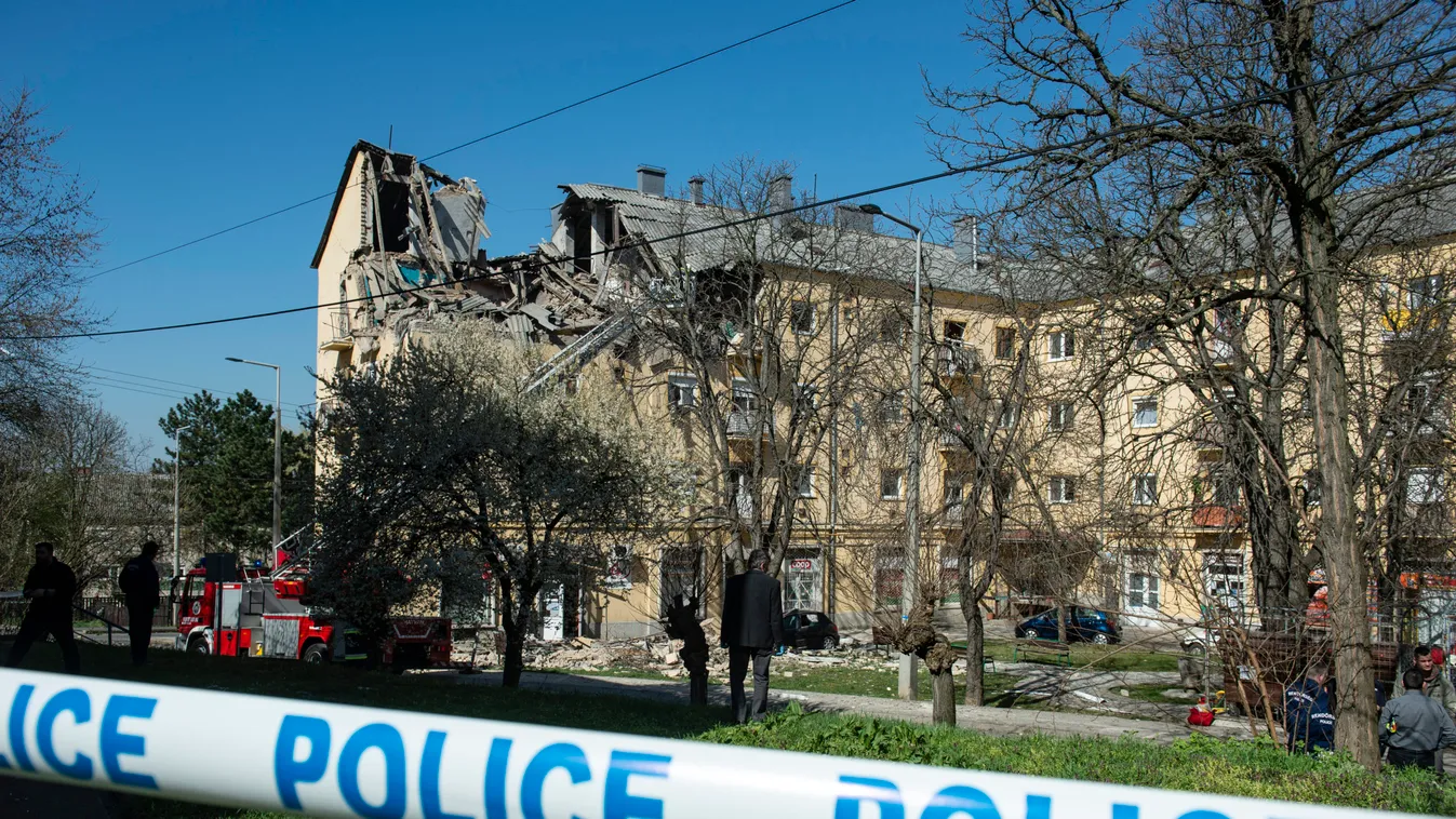 Most érkezett: döbbenetes fotók a petőfibányai robbanás helyszínéről