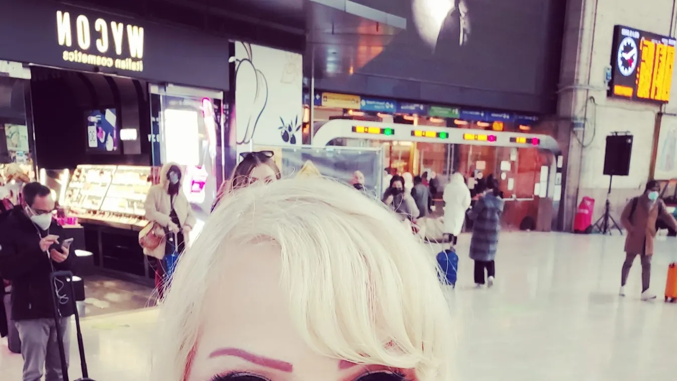 Összeomlott a gyásztól, újabb borzasztó hírt kapott Cicciolina