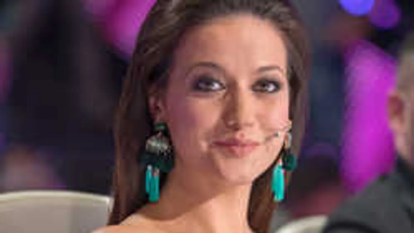 Szétnyílt a hasfala: megszólalt állapotáról a TV2 gyönyörű sztárja