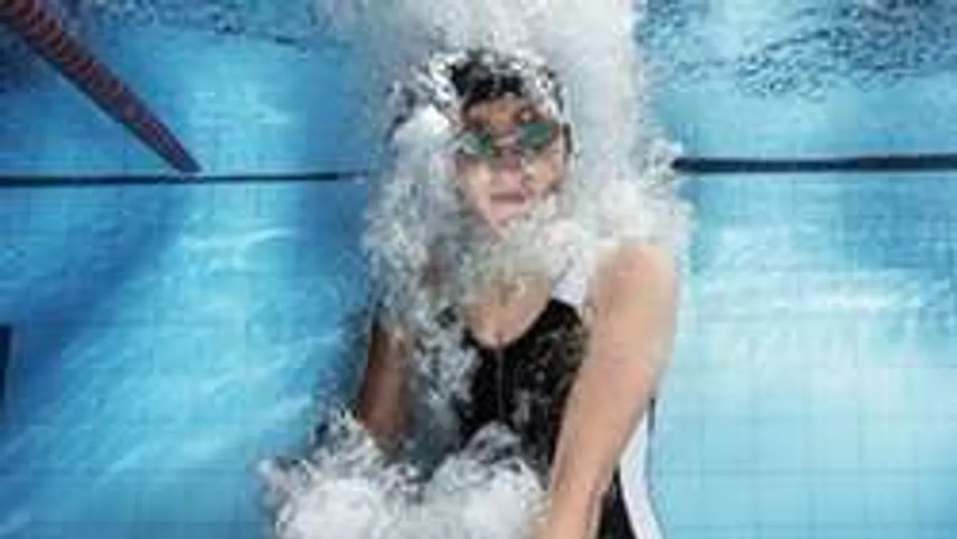 Nem a klórtól lesz vörös a szemed a medencében! Meg fogsz döbbenni, mitől!