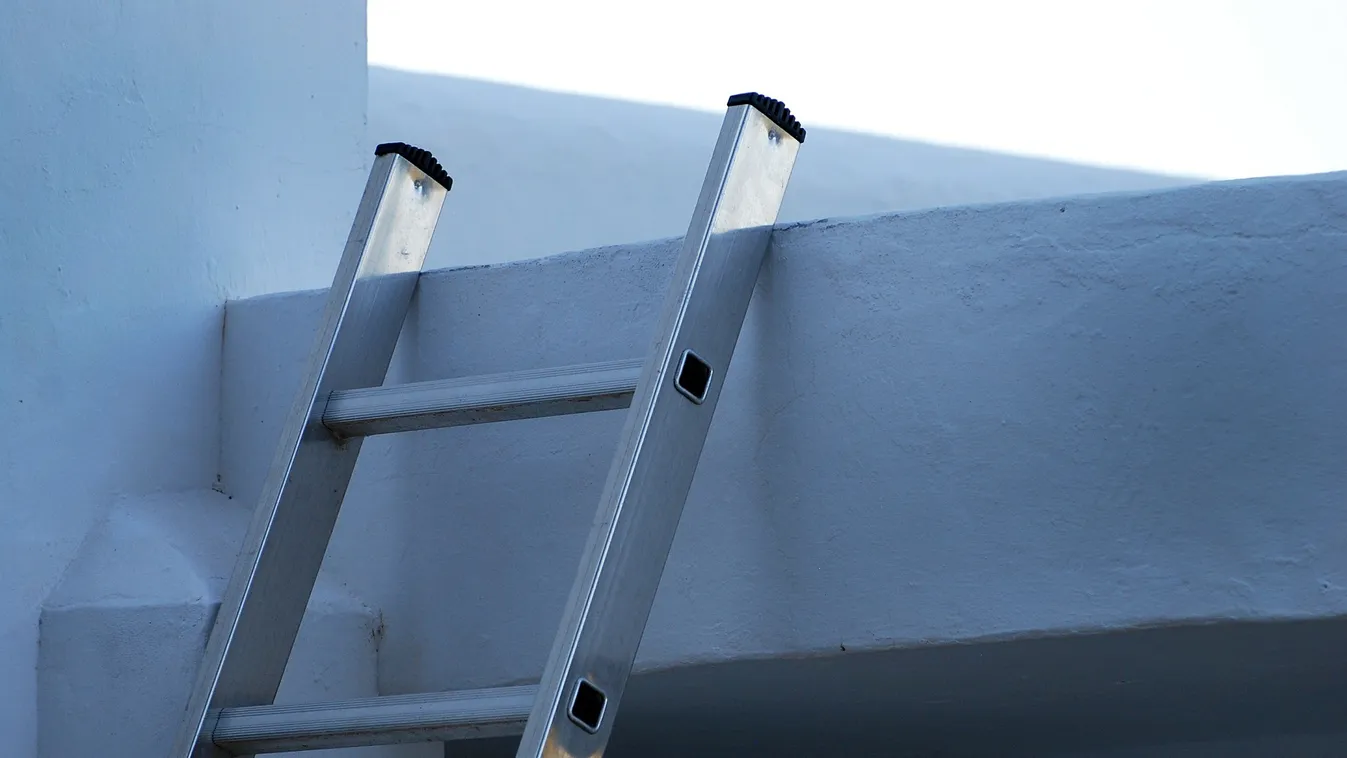 Akció a magyar határon: több száz balesetveszélyes terméket akartak behozni