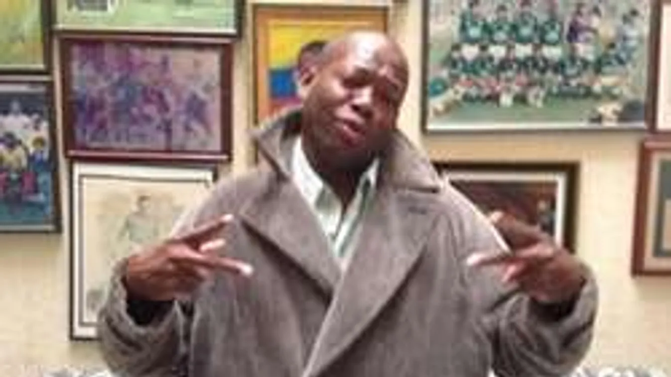 Teljesen megőrült a legendás focista! Erre nincs más magyarázat - videó