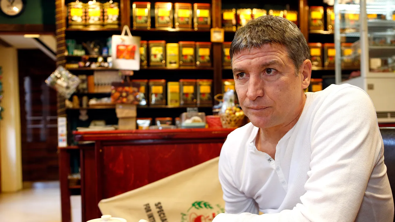 Fájdalmas vallomás: barátai elvesztése miatt regisztrált a védőoltásra a TV2 sztárja