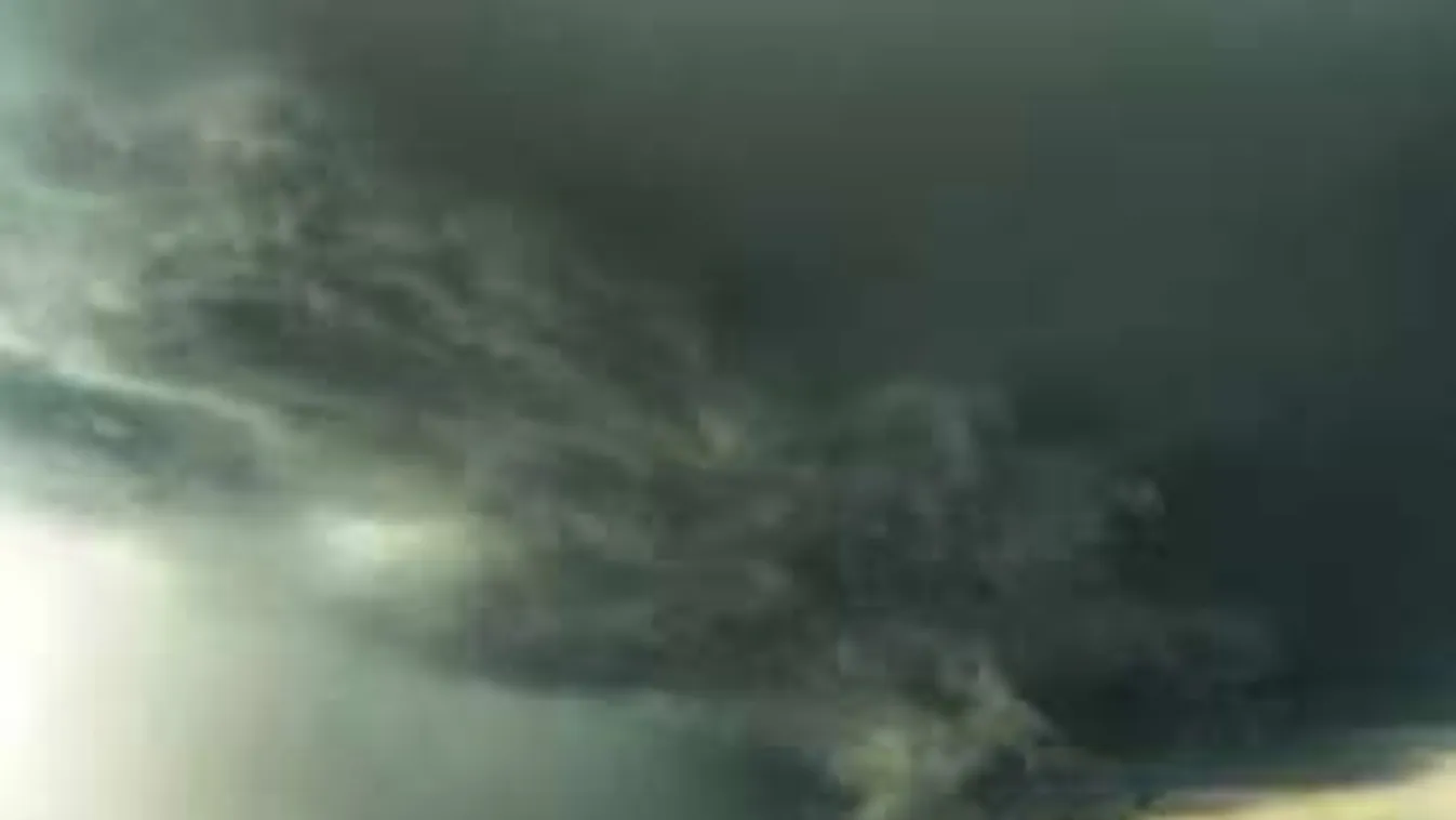 Tegnap 21 embert mentettek ki a biztos halál elől a Balatonból