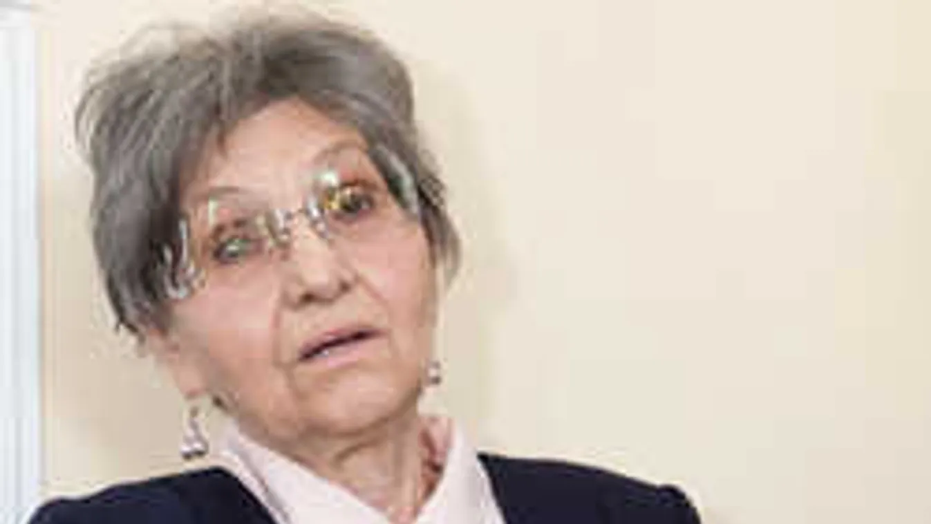 Pécsi Ildikó nem adja fel: Ennyi pénzt követel az unokájától