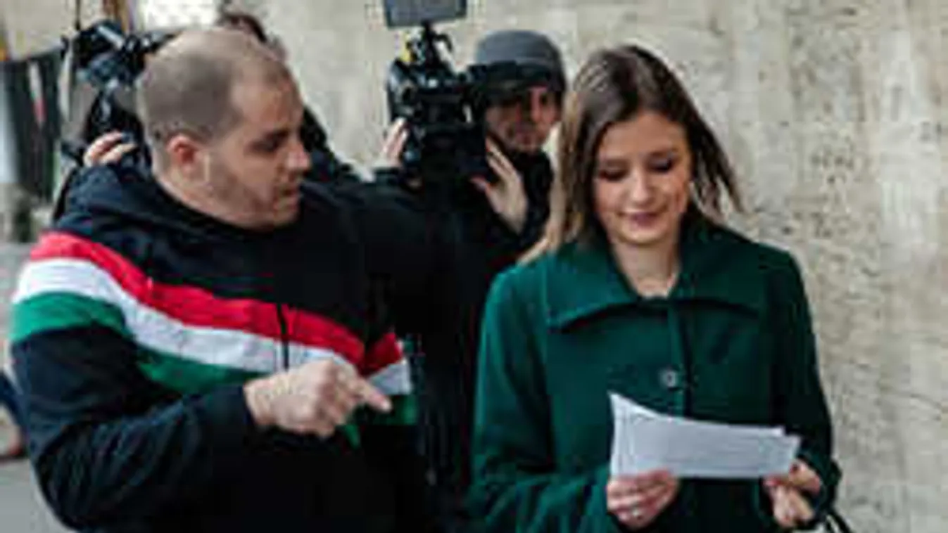 Dúró Dóra véletlenül betévedt a Vona-ellenes tüntetők közé, így bántak vele