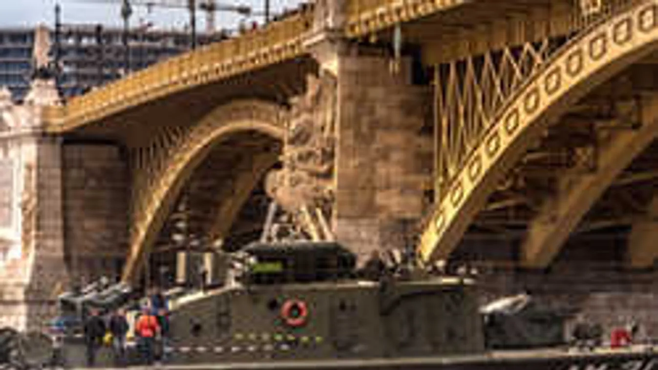 Drámai pillanatok: képeken a dunai hajószerencsétlenség