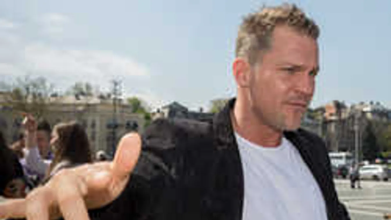 Kiszállt a rendőrség Hujberékhez, kényszerítéssel gyanúsítják!