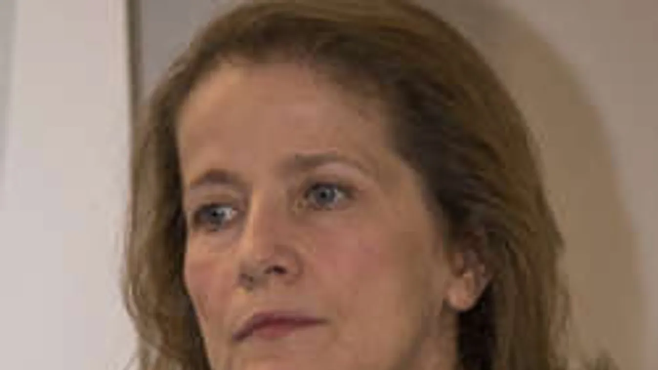 Súlyos teher nehezedik a válófélben lévő magyar színésznőre!