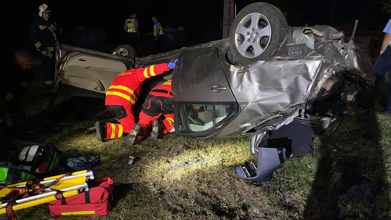 Sokkoló fotók az albertirsai balesetről, az öv mentette meg a fiatal életét