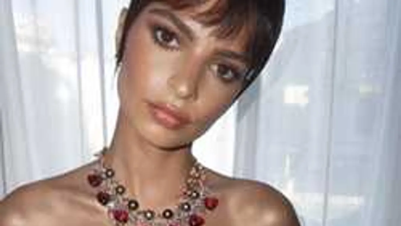 Lesifotón a meztelen topmodell!