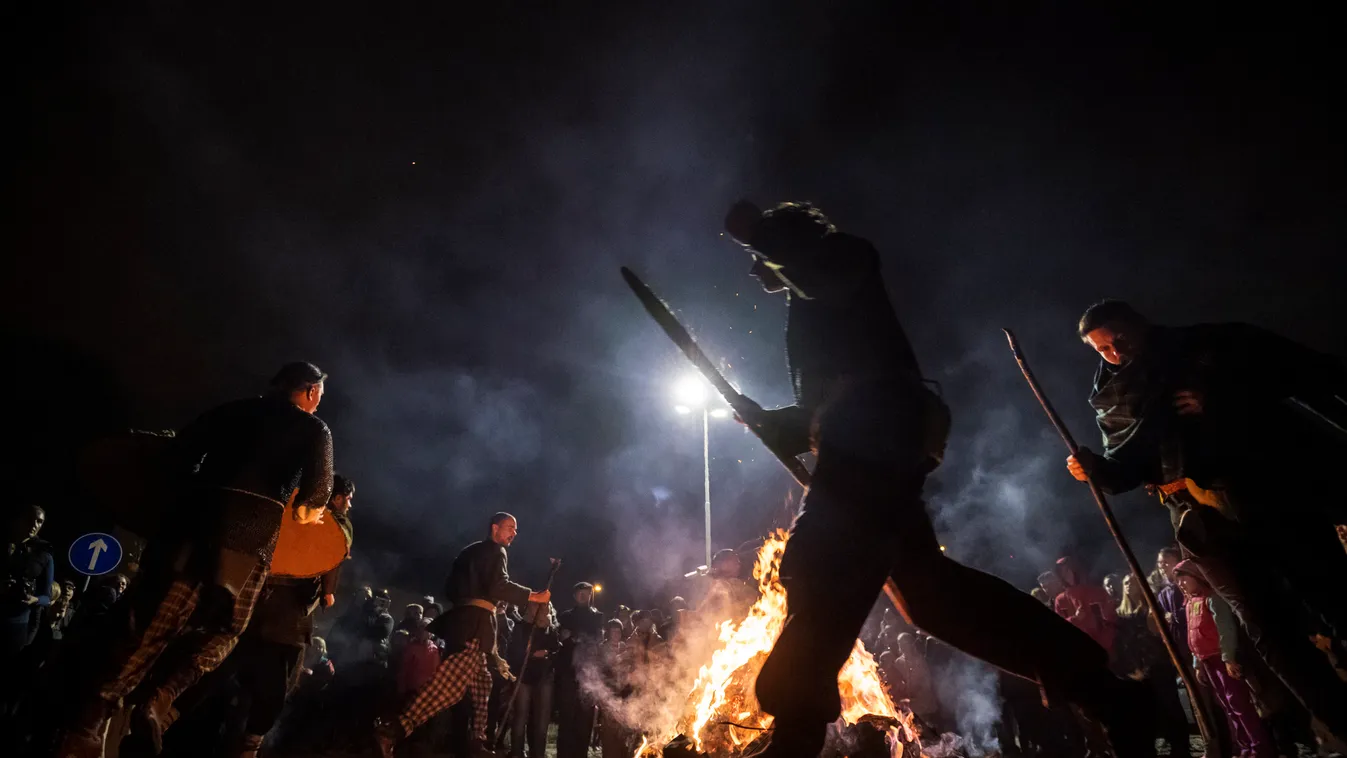 Tűzugrás, sámánok, és bajvívás is volt a kelta halloweenesten