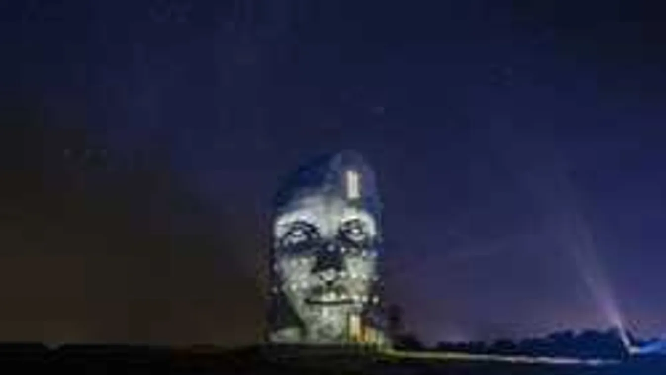 Fénykosztümbe öltözik a Bartók-negyed - interaktív városi hangjáték, műtermi séták, táncosok performanszai