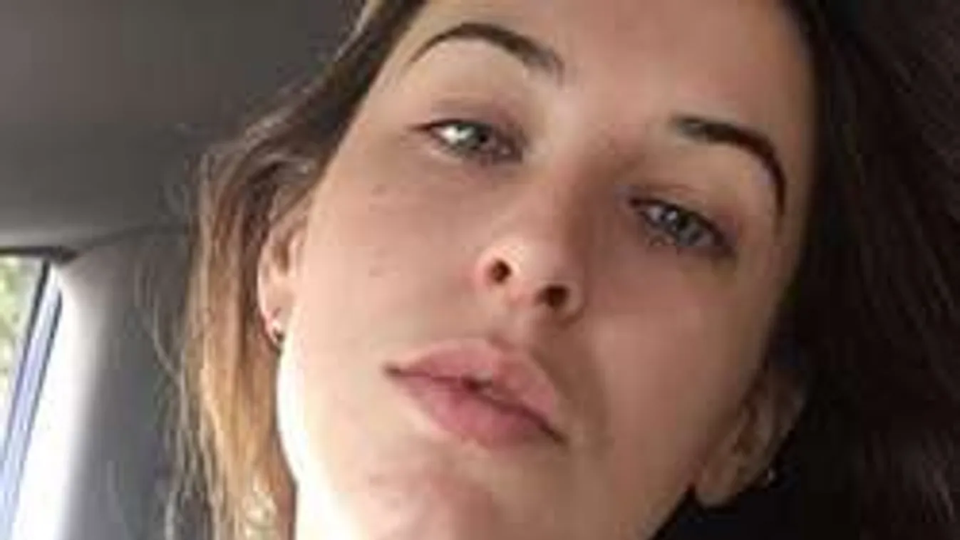 Kissé beteges: Szőrös melleket villantott Bruce Willis lánya