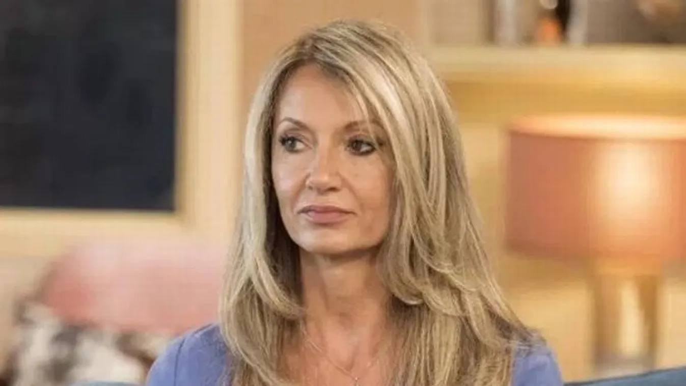 A szexmániás rendőrfőnök egy helikopterből videózta le a kertjében meztelenül napozó szupermodellt