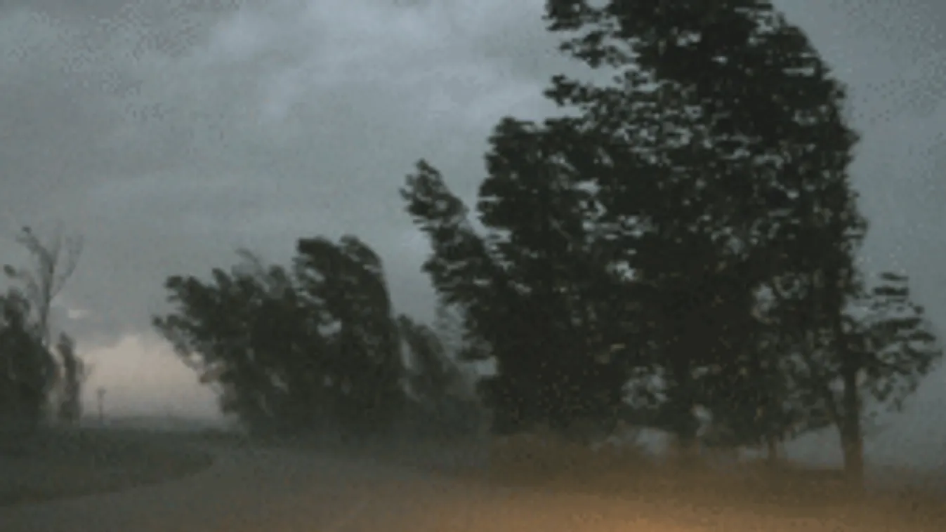 Tombol a pusztító szélvihar: vezetékek szakadtak le, épületek rongálódtak meg