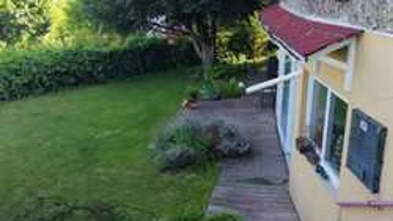 Botrány a társasházban! Durva, mit művelt egy lakó a közös udvaron