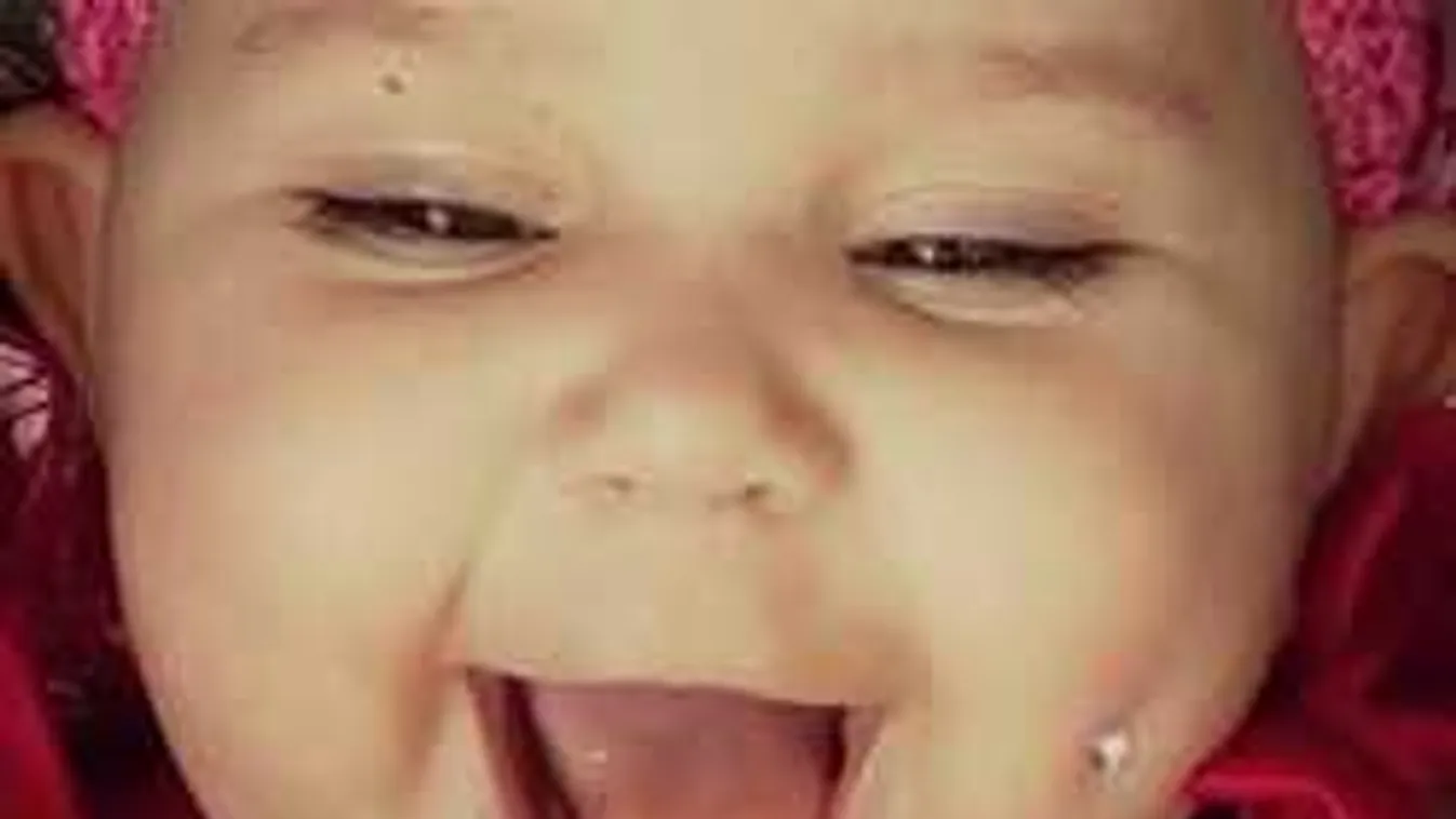 Piercinget lövetett a babája arcába, nem kímélték a Facebookon az anyát!