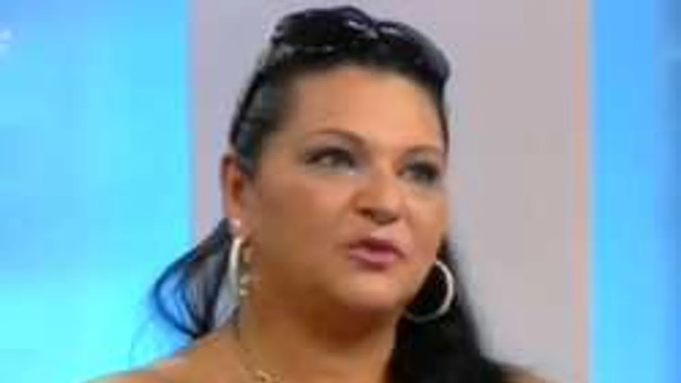 Meg kell műteni a magyar énekesnőt