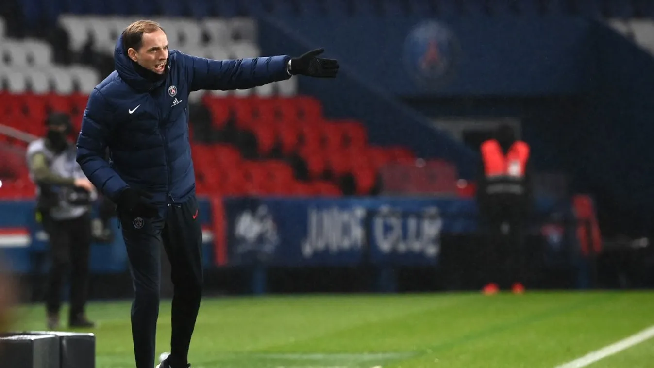 Váratlan fordulat, kirúgták a sztárcsapat edzőjét