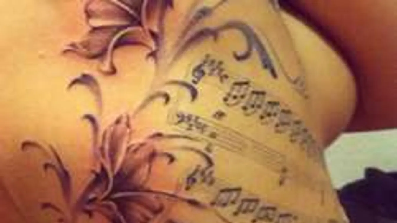 Szuperdögös és szinte meztelen a Megasztáros - fotó