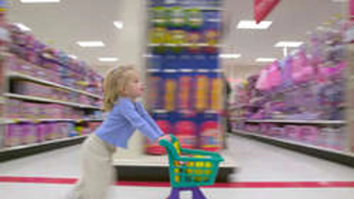 Nyolcévesen édességért dolgozik az Aldi legfiatalabb eladója