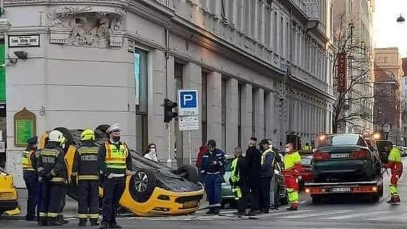 Durva baleset: Fejre állt egy taxi Budapesten
