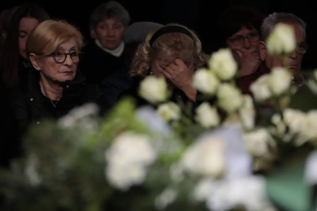 75380528_968070876896472_3933259826234130432_n