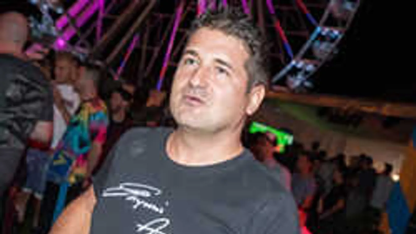 Lebukott, aljas dolgot művel a férfi, aki visszaél Hajdú fotóival