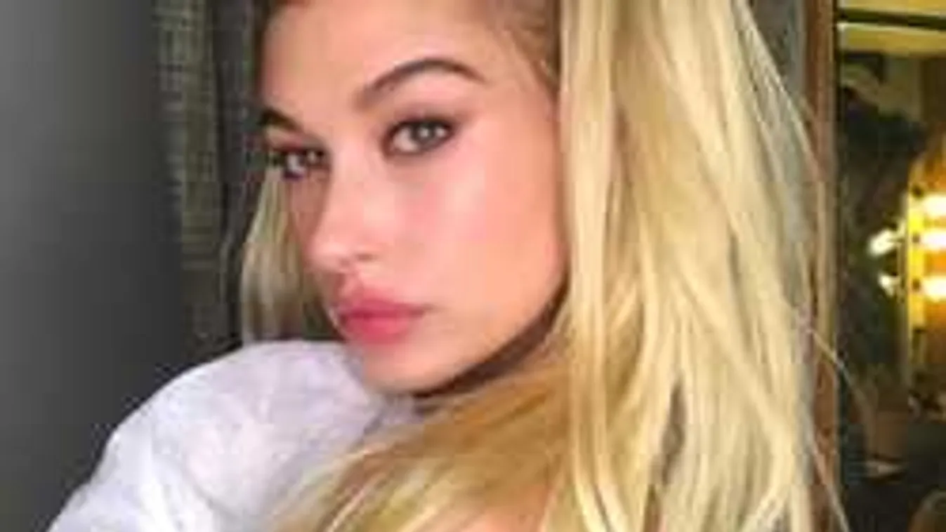 Kim Basinger belepirult szexi lánya csipke bugyis jelenetébe