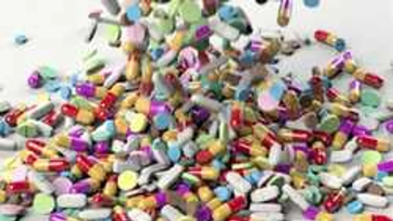 Bedrogozott és megerőszakolt egy 25 éves spanyol nőt két migráns