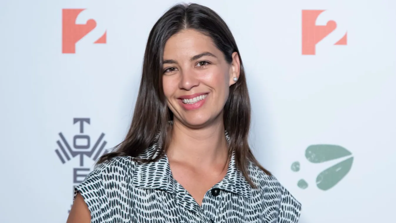 Ördög Nóra bugyira és melltartóra vetkőzött - fotó